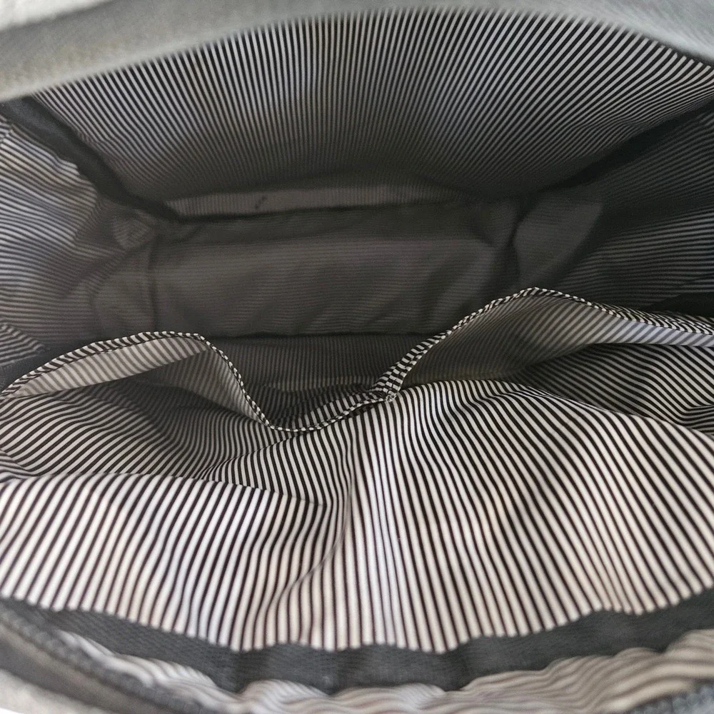 Herschel Kaslo Daypack Tech 20L Raven Crosshatch Travel 16